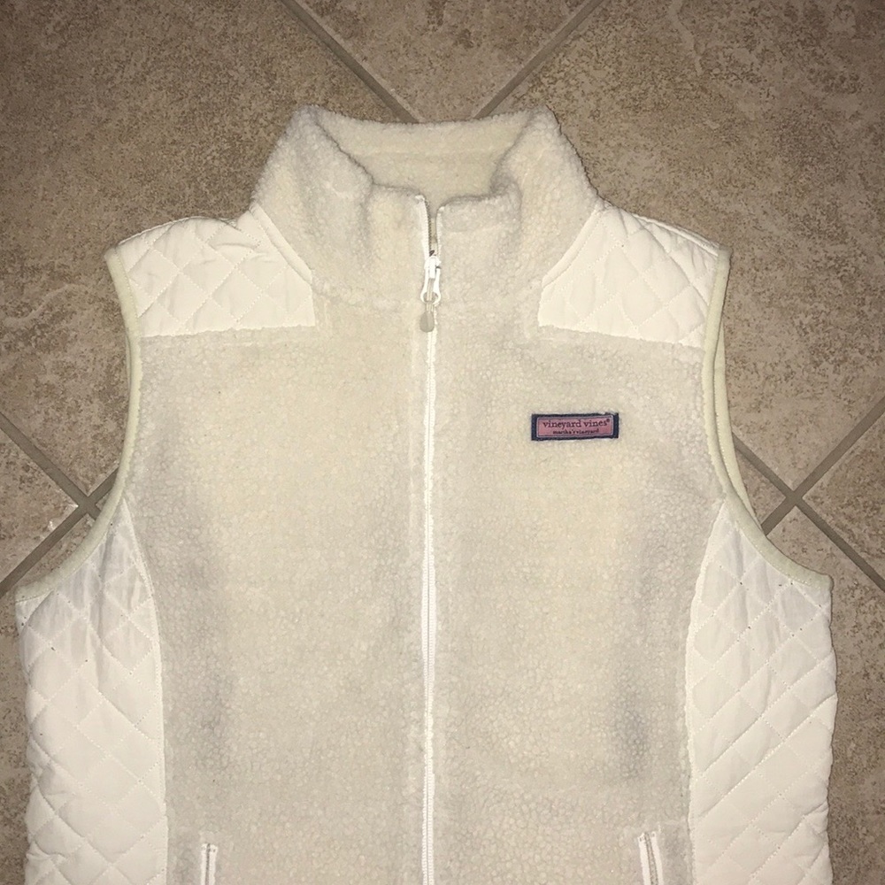 Small vineyard vines Sherpa vest